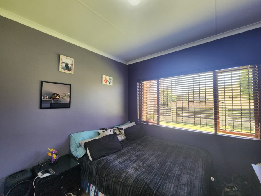 4 Bedroom Property for Sale in Groeneweide Park Western Cape